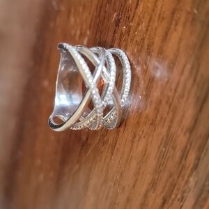 Elegant Silver Crisscross Ring
